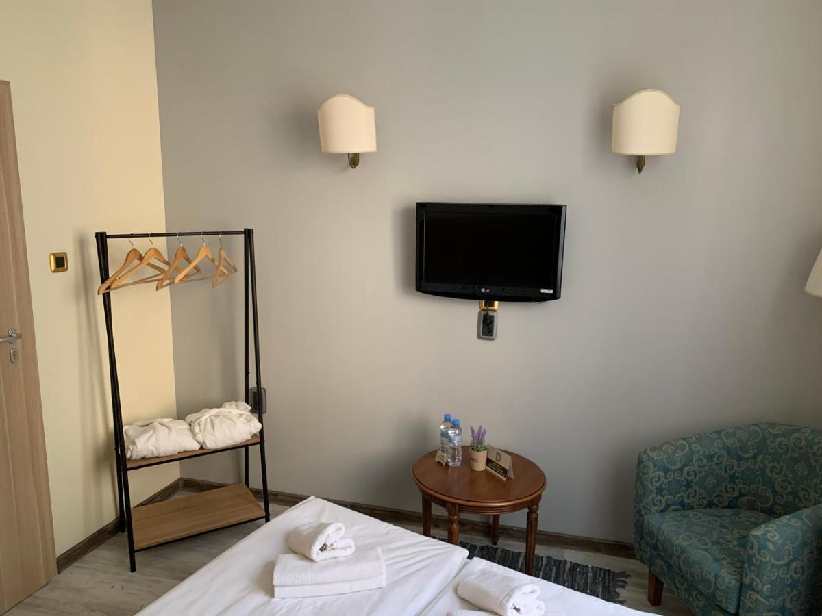 Guest Rooms Donovi Varna Exterior photo