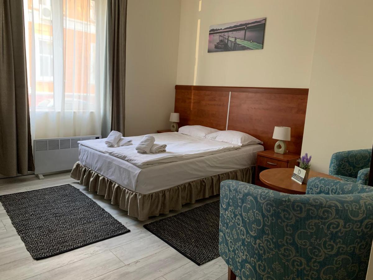 Guest Rooms Donovi Varna Exterior photo
