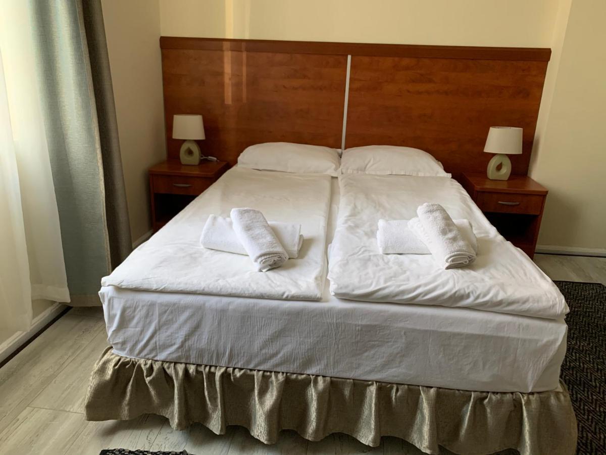 Guest Rooms Donovi Varna Exterior photo