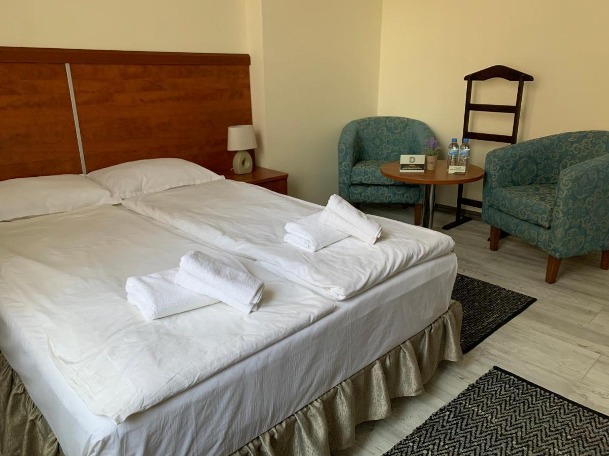 Guest Rooms Donovi Varna Exterior photo