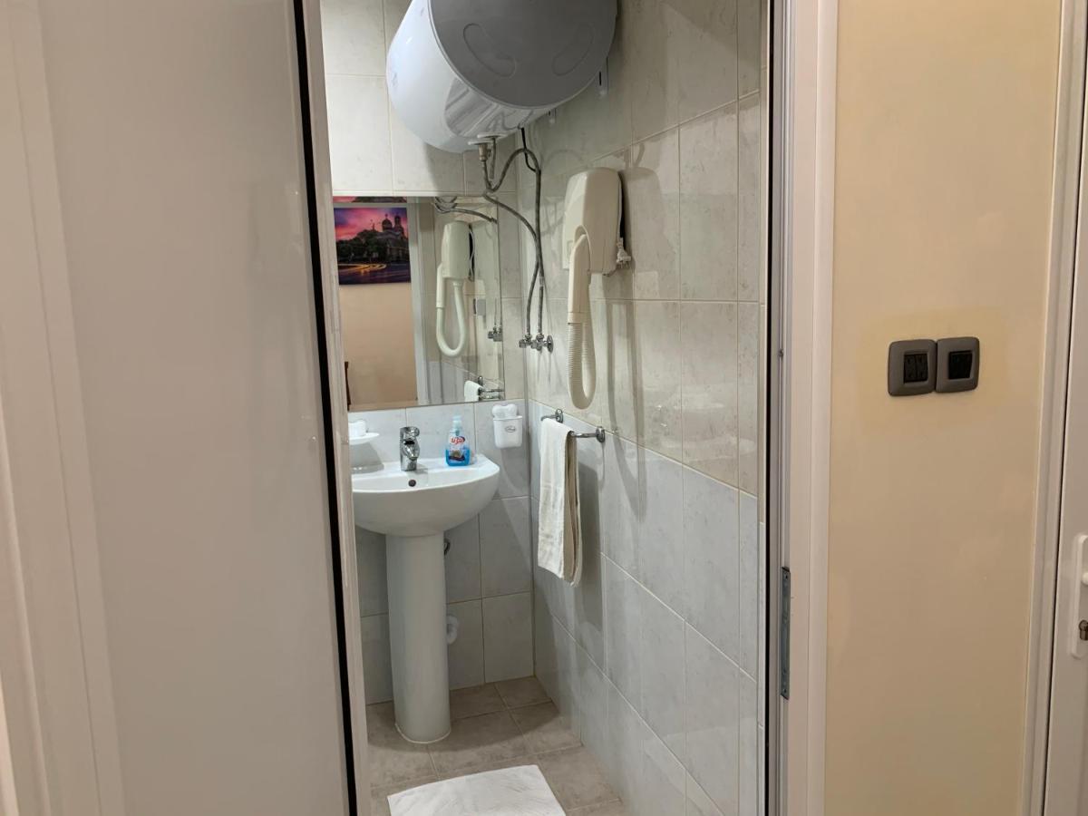 Guest Rooms Donovi Varna Exterior photo