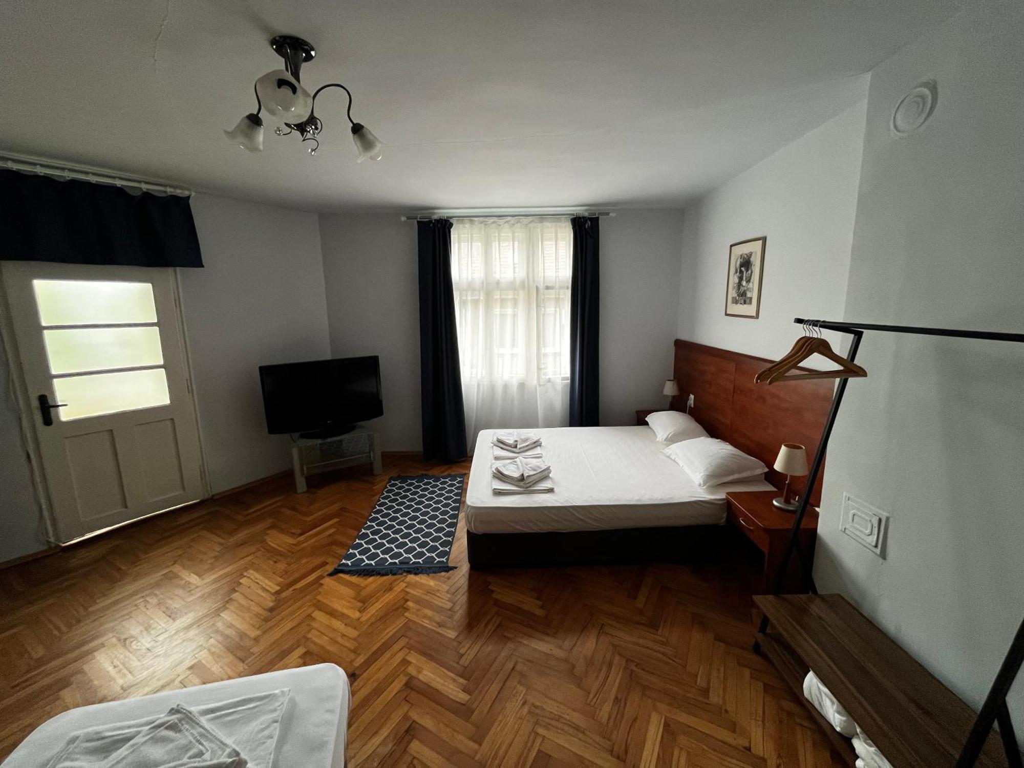 Guest Rooms Donovi Varna Exterior photo