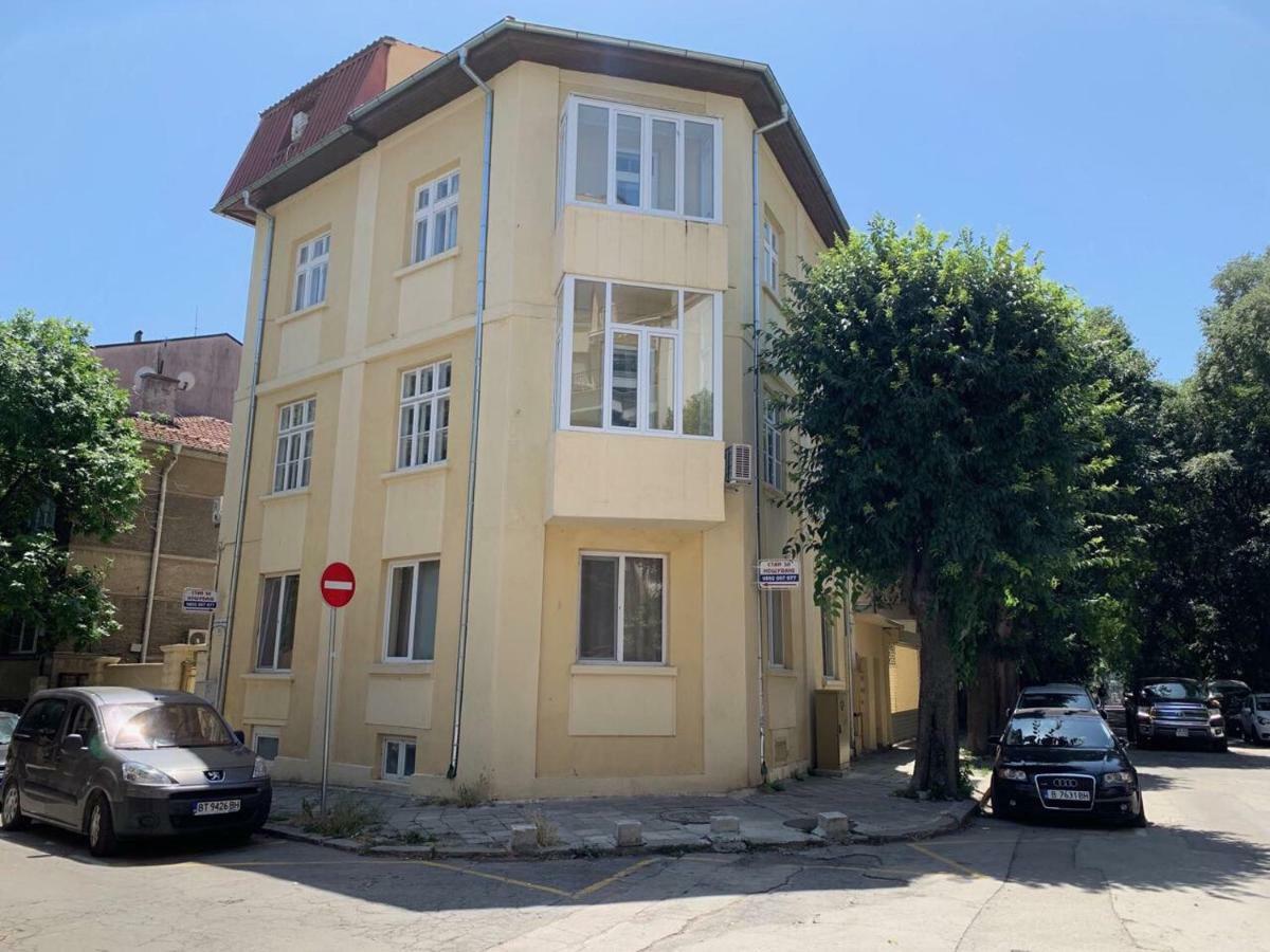 Guest Rooms Donovi Varna Exterior photo
